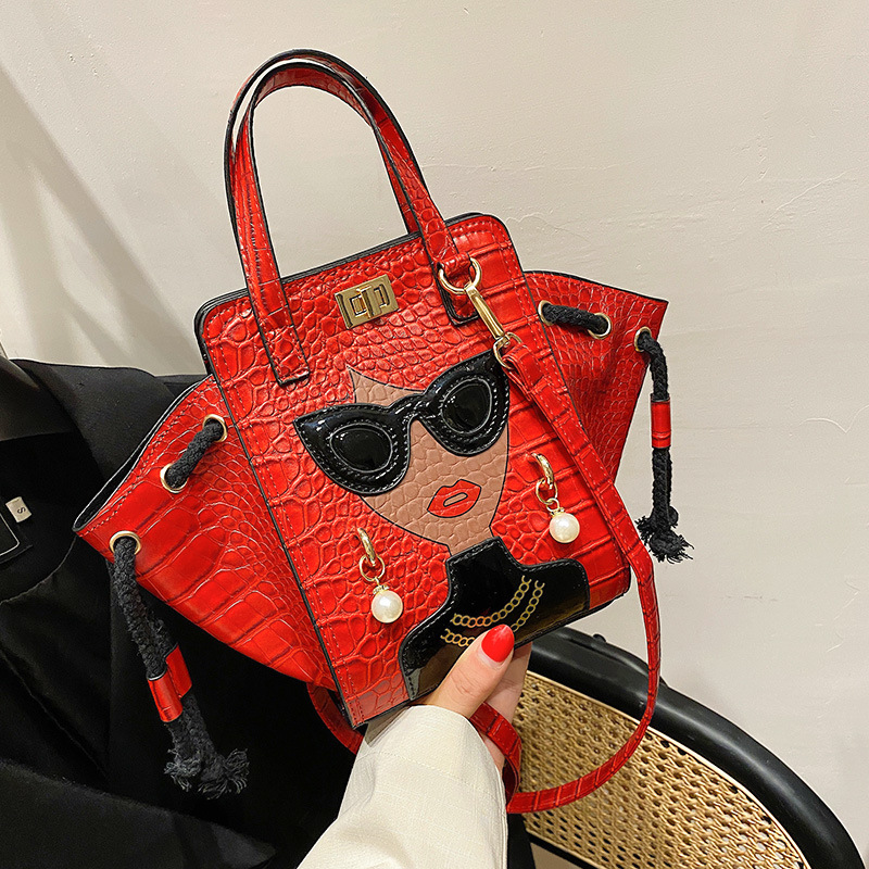 EvarisLuxe Lunettes Chic Shoulder Bag