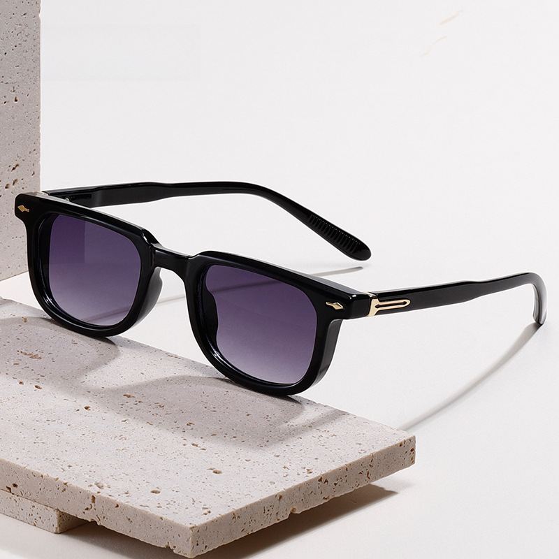 Black Sunglasses Wholesale Fashionable Square Frame for Women