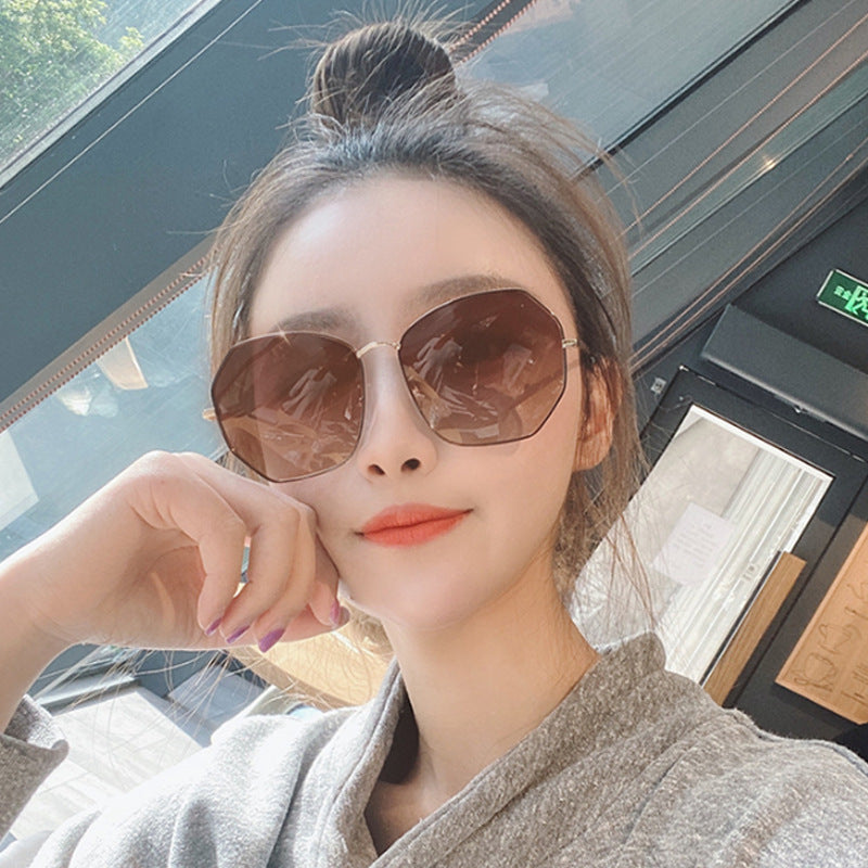 Trendy Retro Sunglasses for Women - UV Protection