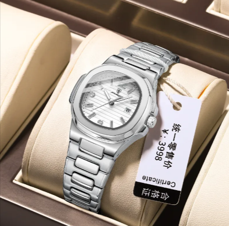 The Mince Ultra-Slim Luminous Quartz Watch | Evarisluxe