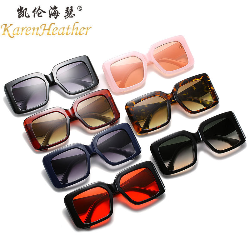 Fashionable Square Sunglasses 9077 for Women