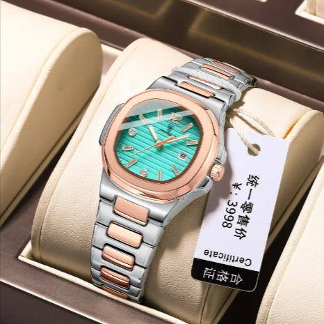 The Mince Ultra-Slim Luminous Quartz Watch | Evarisluxe