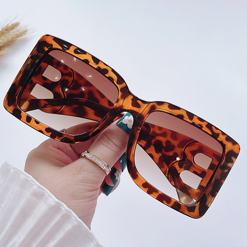 Fashion Brand Black Gradient Square Sunglasses for Women