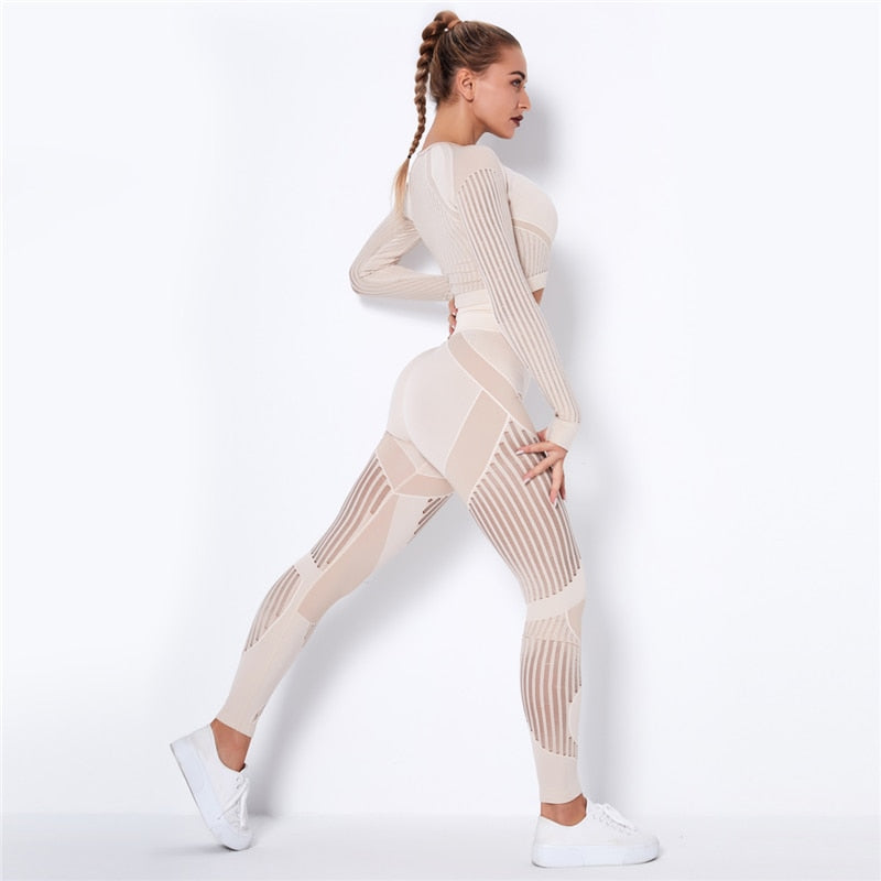 Seamless Knitted Two-Piece Dry Fit Yoga Set