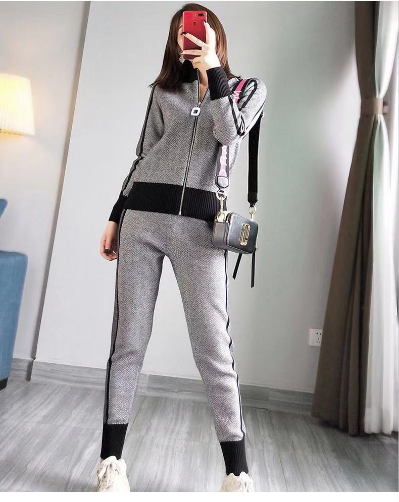 Fashionable Knit Sports Two-Piece Set for Women