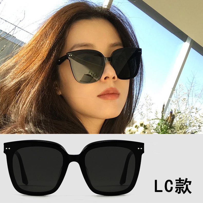 Fashionable UV Protection Sunglasses for Men and Women