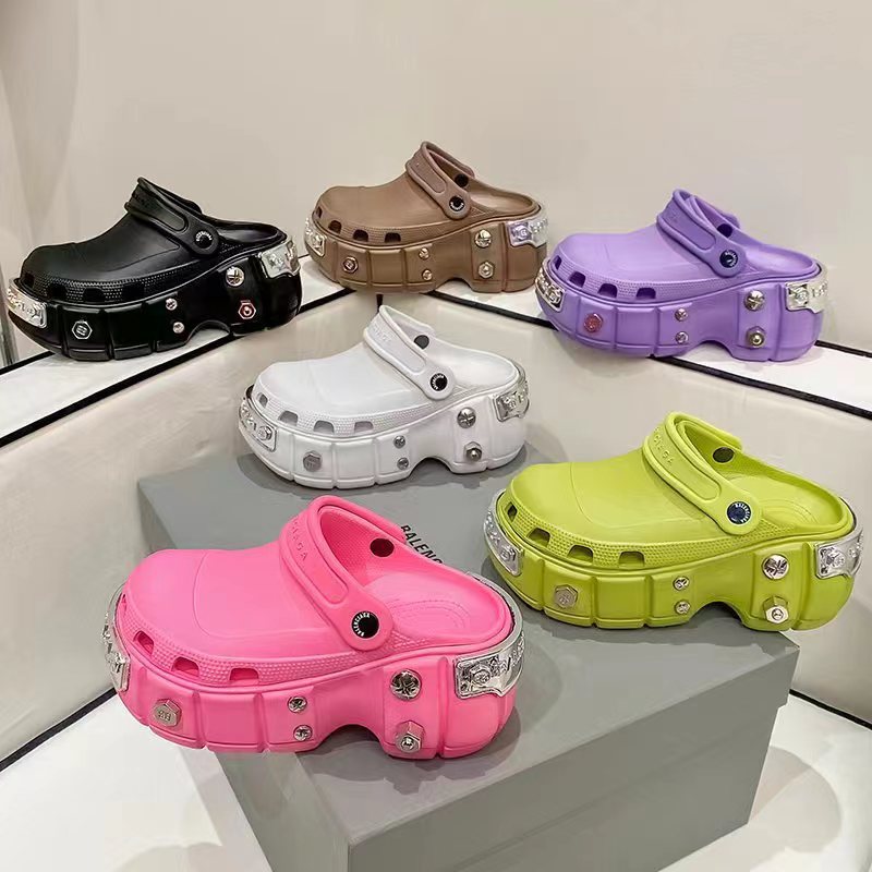 2023 Summer New Studded Metal Clog Shoes for Women