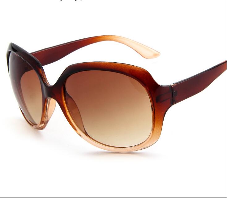 Sunglasses with Oversized Frame