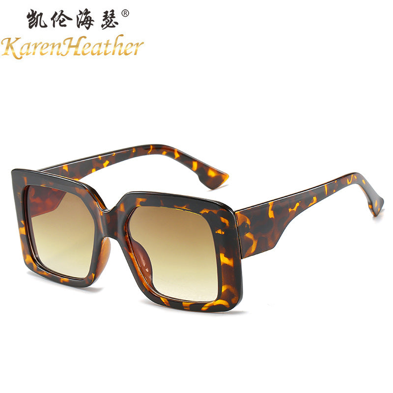 Fashionable Square Sunglasses 9077 for Women
