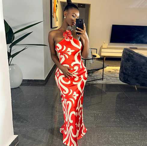 Evarisluxe Solid Luxe Midi Dress