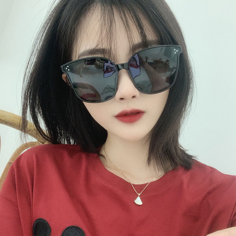 Trendy Retro Sunglasses for Women - UV Protection