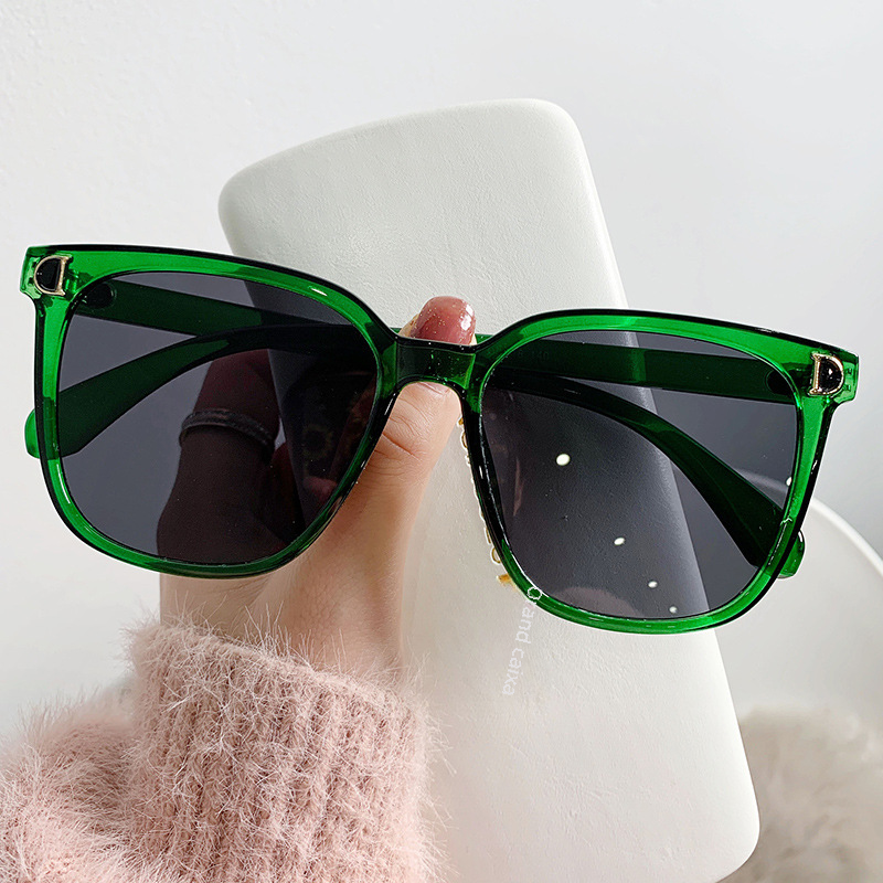 Trendy D-Shaped Sunglasses for Women in Multiple Colors