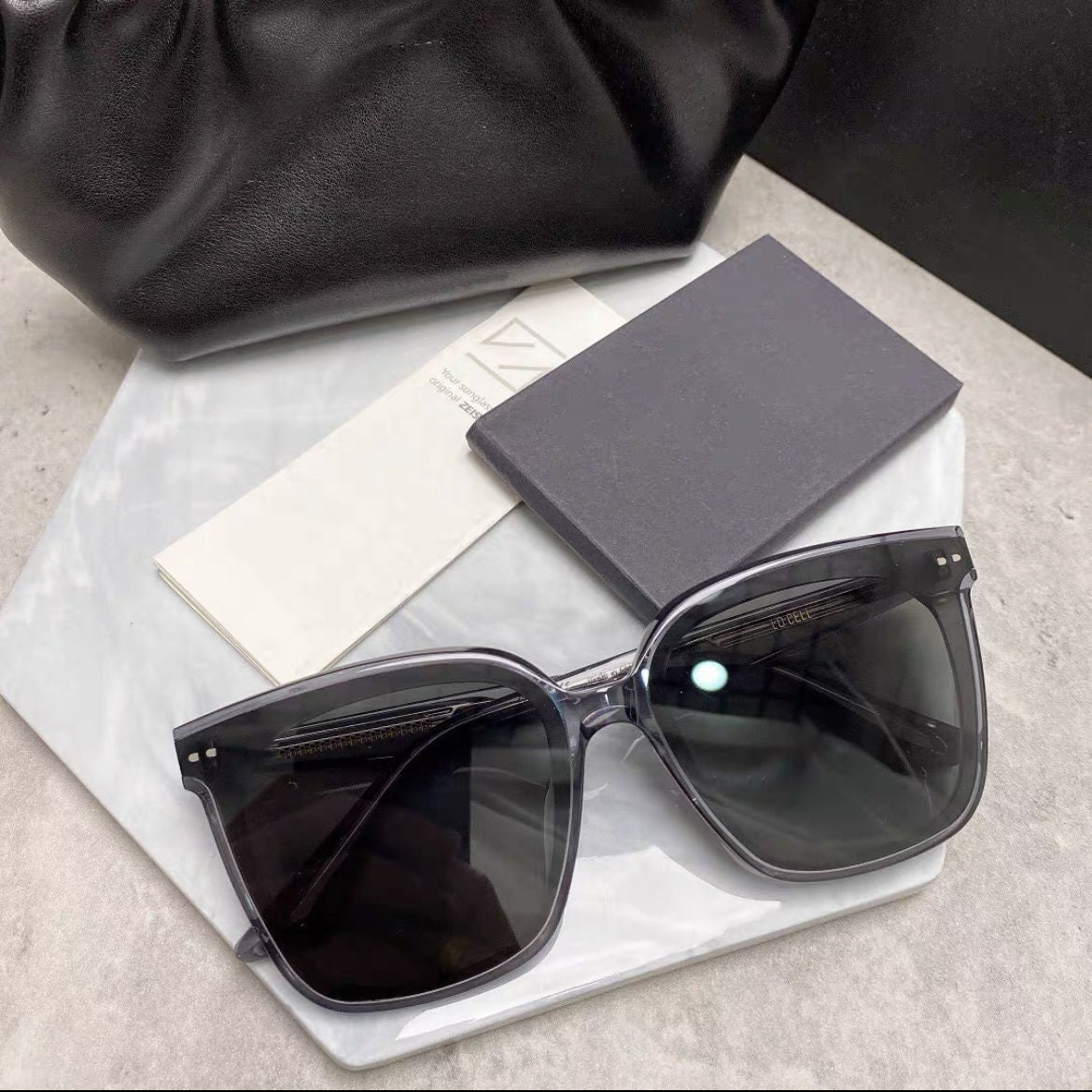 Fashionable UV Protection Sunglasses for Men and Women