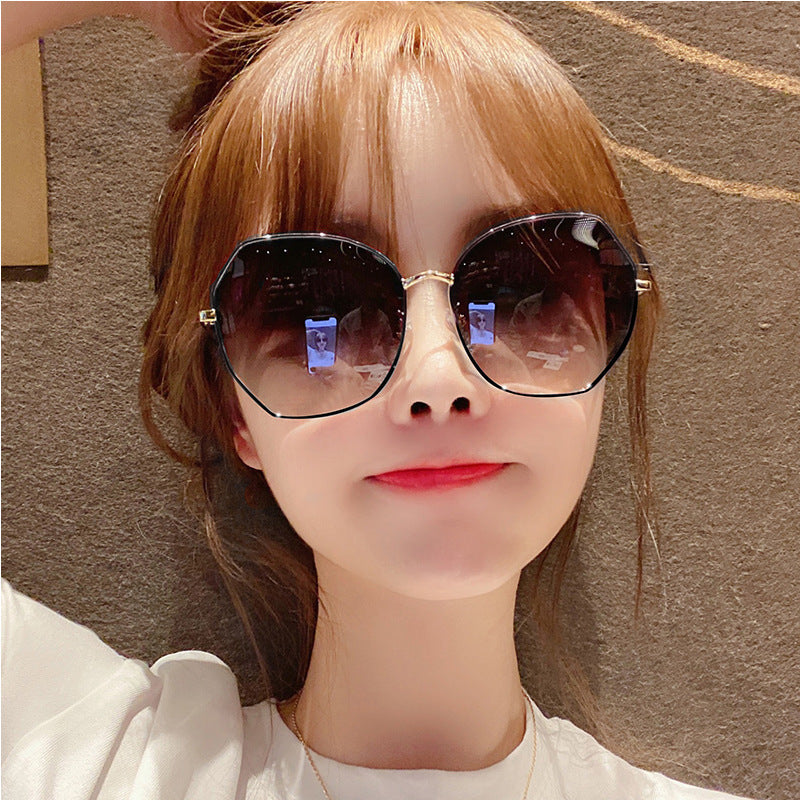Trendy Retro Sunglasses for Women - UV Protection
