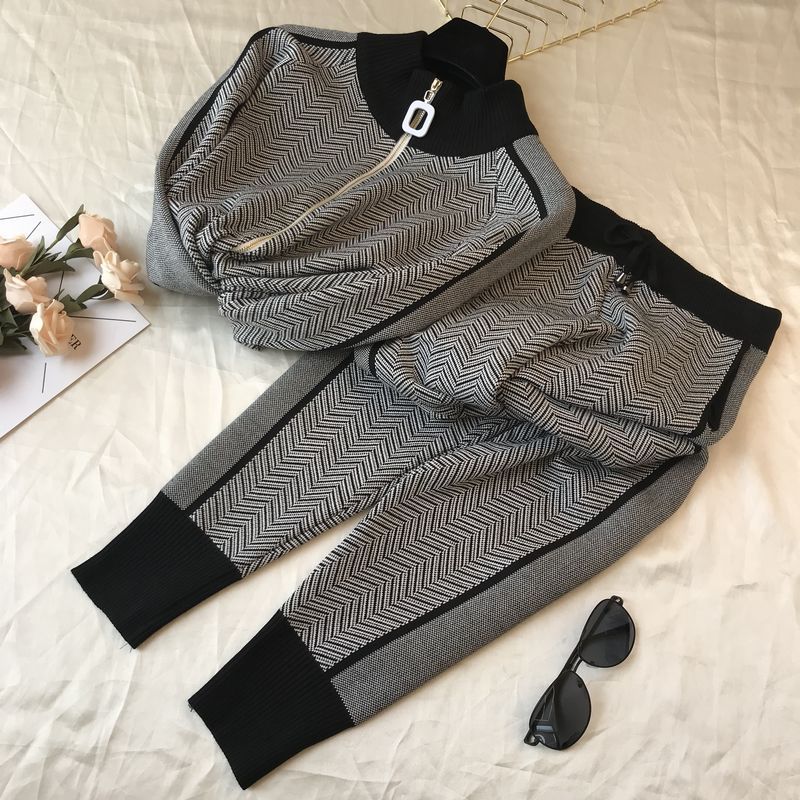 Fashionable Knit Sports Two-Piece Set for Women