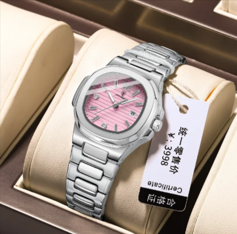 The Mince Ultra-Slim Luminous Quartz Watch | Evarisluxe