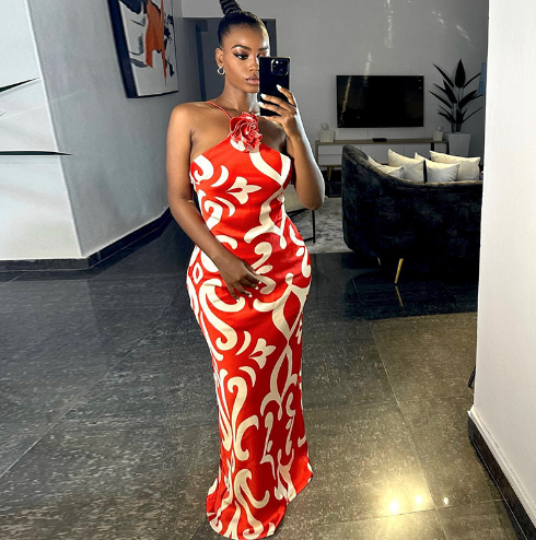 Evarisluxe Solid Luxe Midi Dress