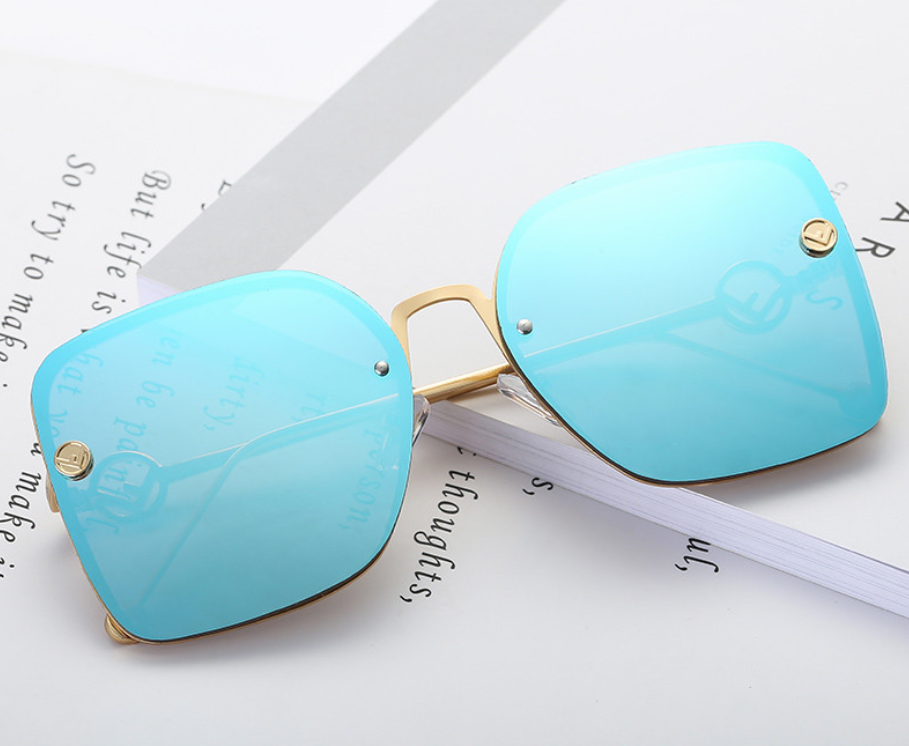 Fashionable Square Sunglasses with Hollow Legs for Women