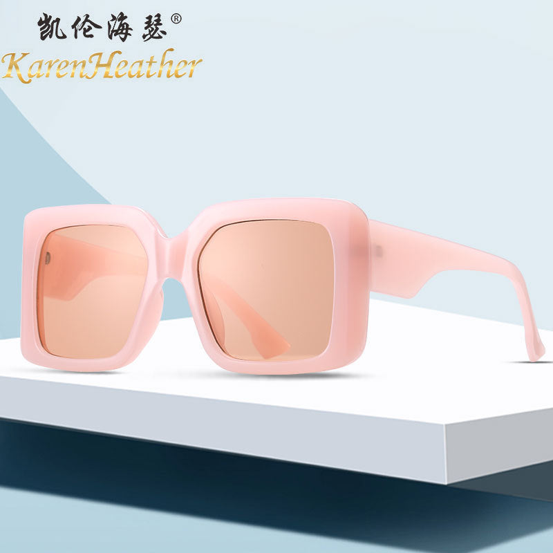 Fashionable Square Sunglasses 9077 for Women