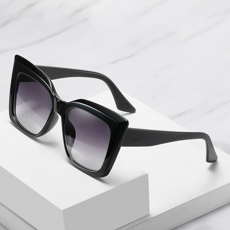 2021 Stylish Oversized Cat Eye Sunglasses for Women