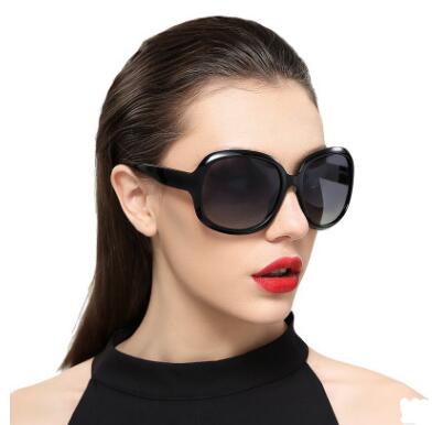Sunglasses with Oversized Frame