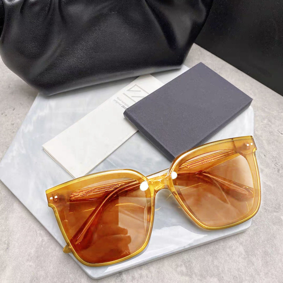 Fashionable UV Protection Sunglasses for Men and Women