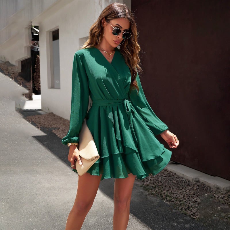Elegant Long-sleeved Dress in Pure Color