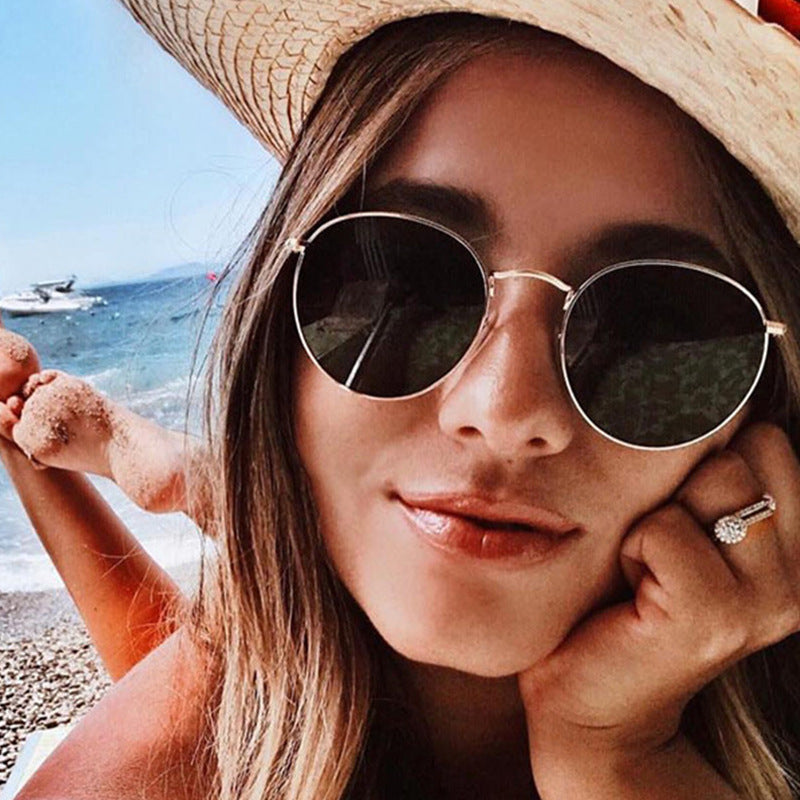 Retro Round Metal Sunglasses for Women (Fashion Style)