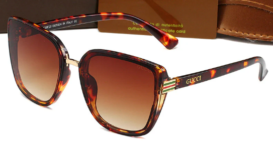 Model 5802 Fashion Sunglasses for Men and Women (One Piece)