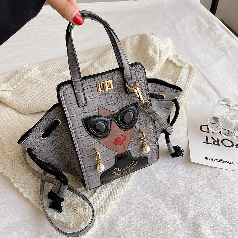 EvarisLuxe Lunettes Chic Shoulder Bag