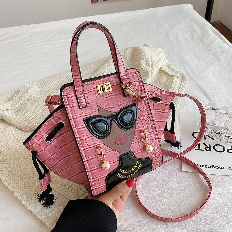 EvarisLuxe Lunettes Chic Shoulder Bag